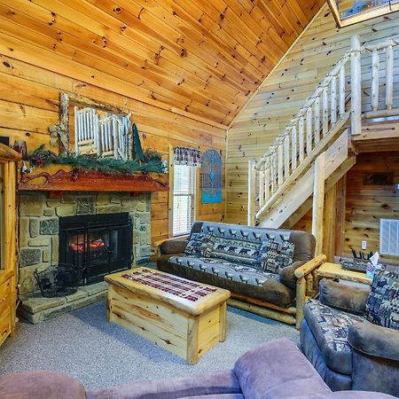 Sevierville Cabin With Wraparound Deck And Lake Access Екстер'єр фото