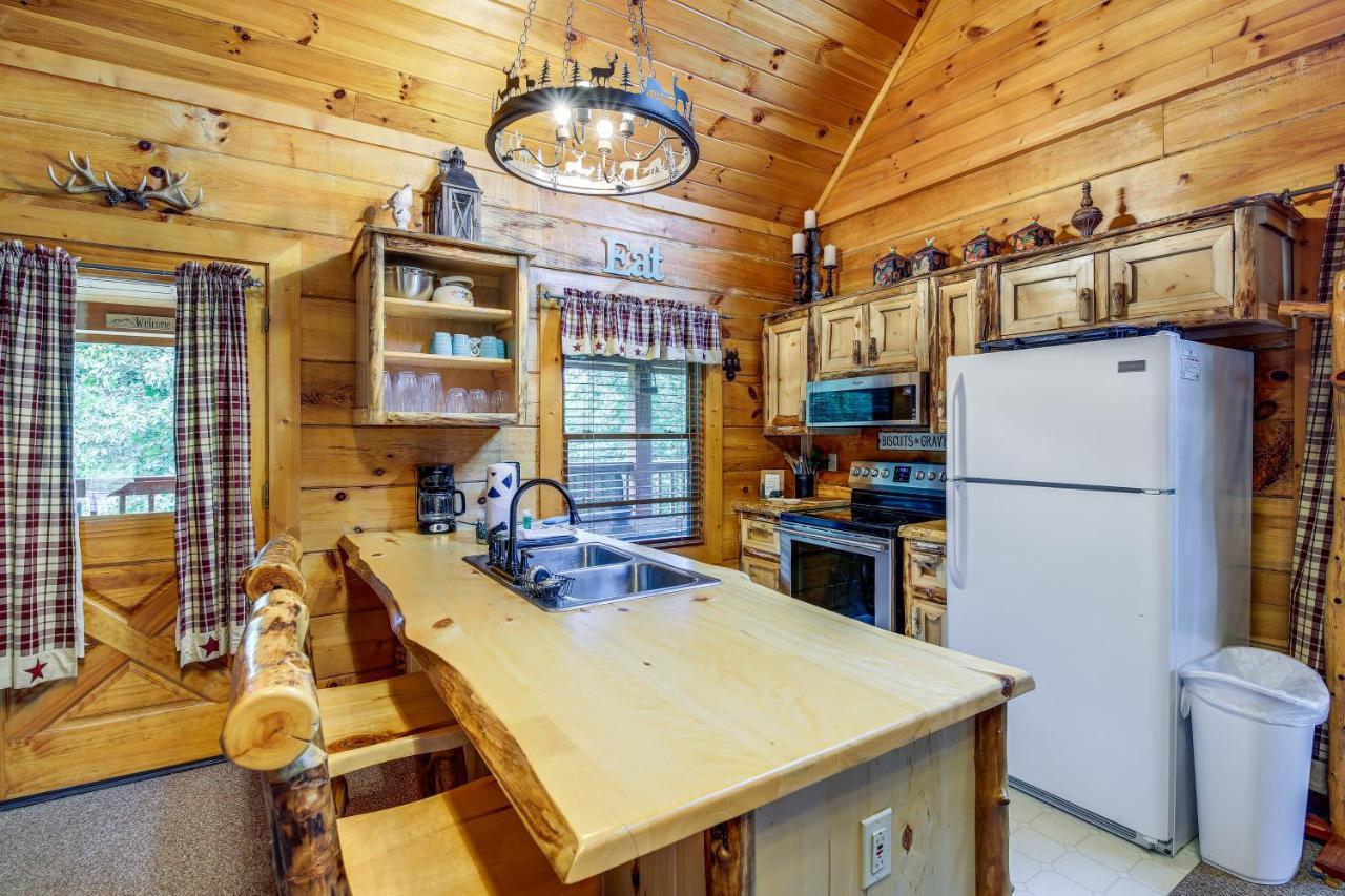 Sevierville Cabin With Wraparound Deck And Lake Access Екстер'єр фото