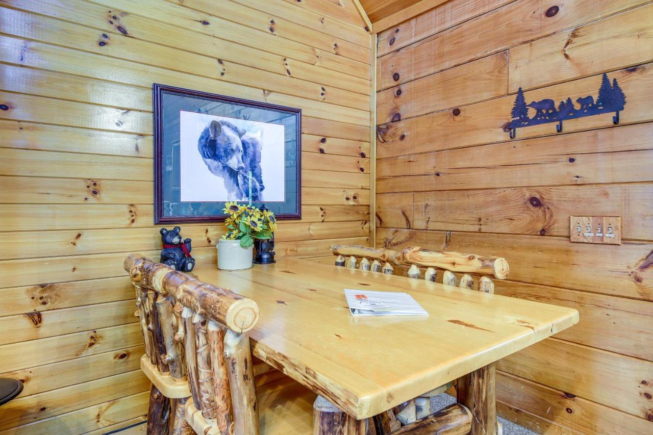 Sevierville Cabin With Wraparound Deck And Lake Access Екстер'єр фото